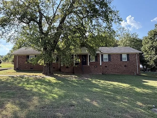 2 bed, 1.0 bath, 1175 sqft, $1,500 — Photo 1