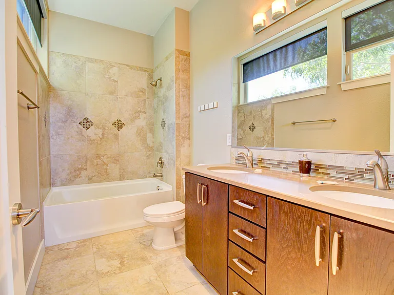 414 N Harrison St — Photo 30