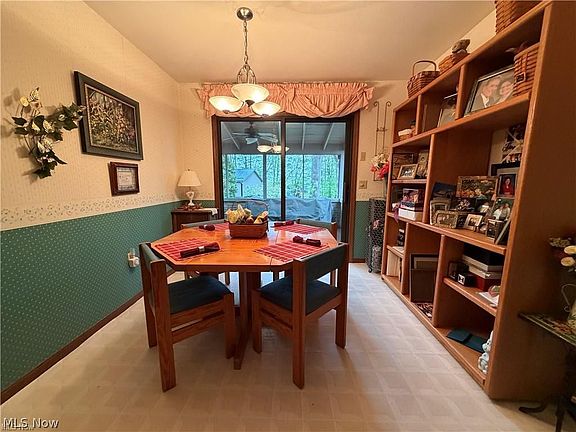 4th image of 2359 Oak Tree Dr NW