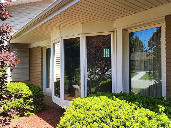 3rd image of 4515 Idlewild Ln