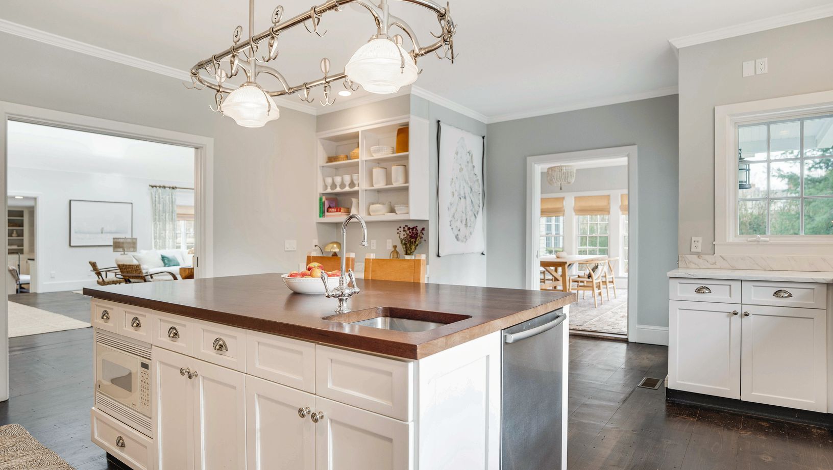  Kitchen opens to family room and sunroom