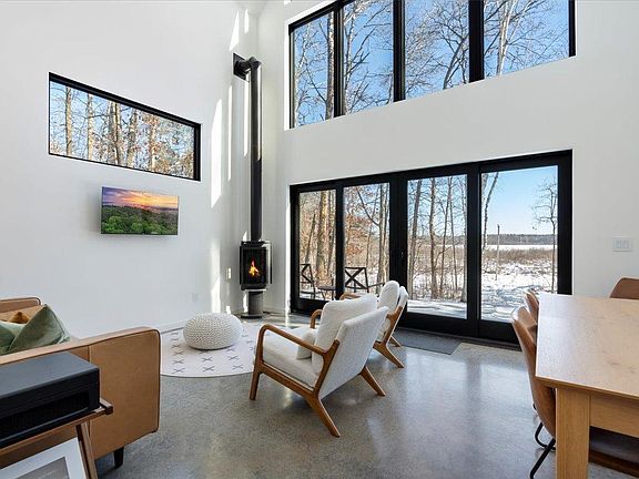 2nd image of 6078 N Sluetter Rd