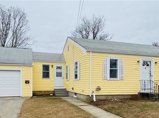 323 State St, Bristol, RI 02809