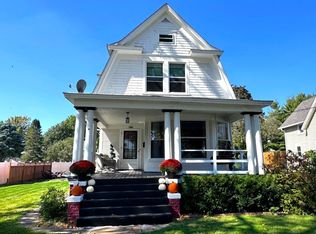 1060 Bateman St, Galesburg, IL 61401