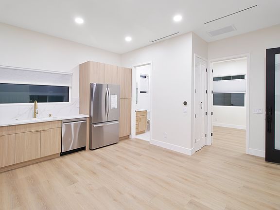 3rd image of 27445 1/2 Cherry Creek Dr