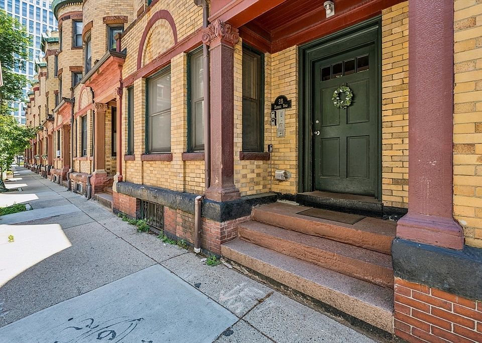 1st image of 28 Edgerly Rd APT 2