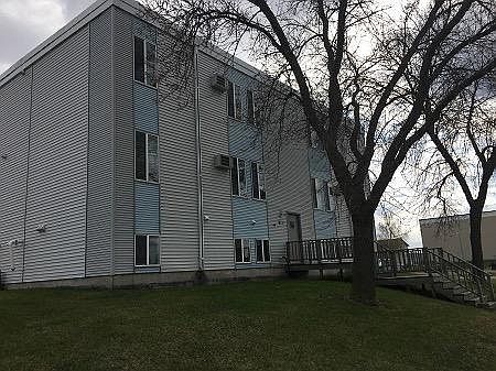 1st image of 912 10th St W APT 14