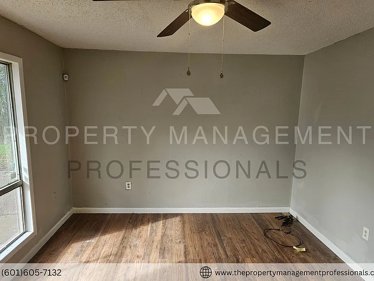 1324 Marydale Dr — Photo 4