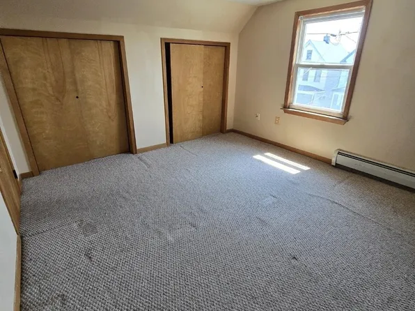 405 Elm Street image 8 of 22