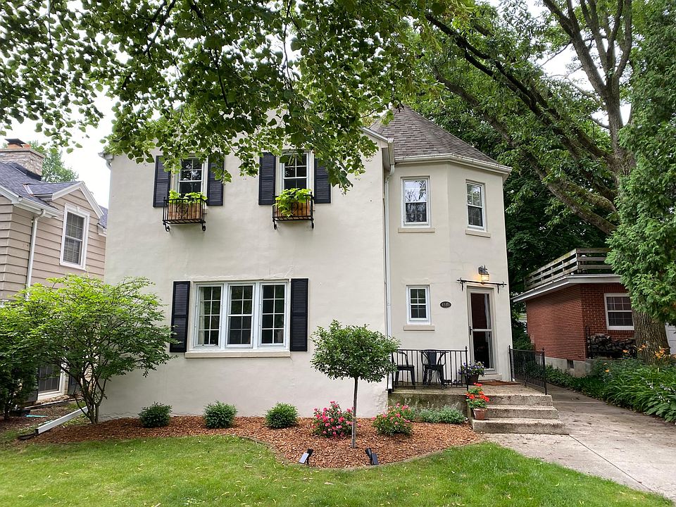 Front of house - listed is lower unit