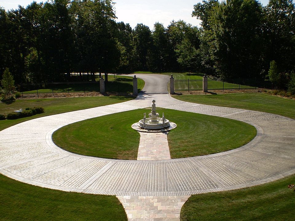 243 Erin Dr, Cranberry Twp, PA 16066 Zillow