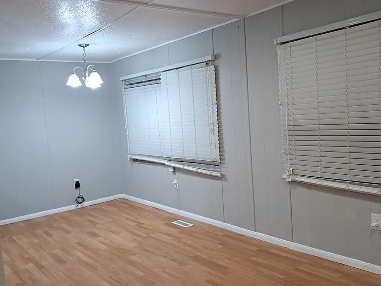 521 San Mateo Cir — Photo 6