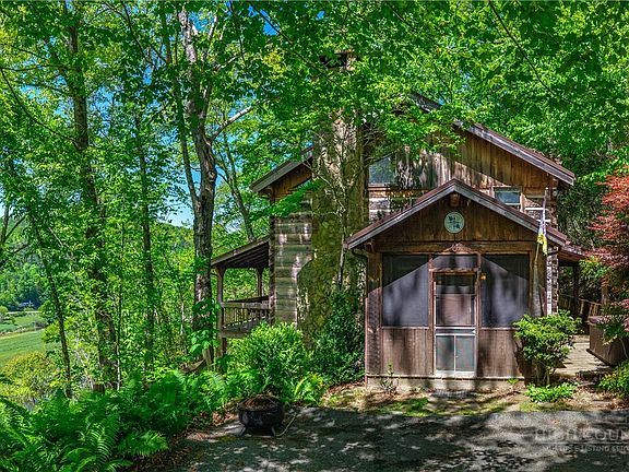 5th image of 826 River Ridge Road