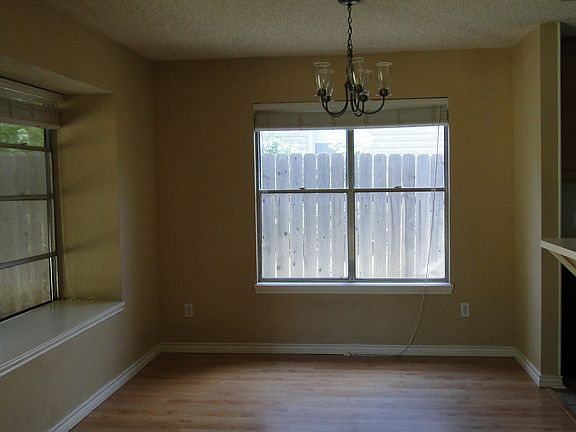 Dining/Breakfast Area