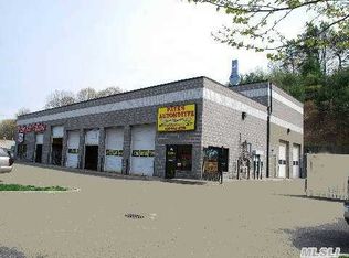 970 W Jericho Tpke, Smithtown, NY 11787