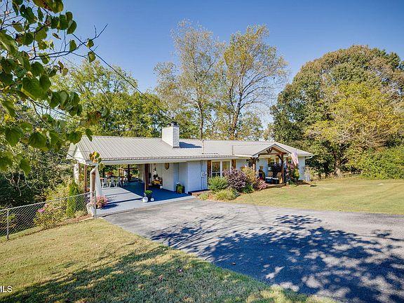 3rd image of 304 Merman Rd