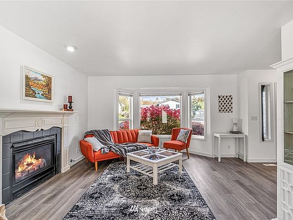 5th image of 27306 Country Pl NW