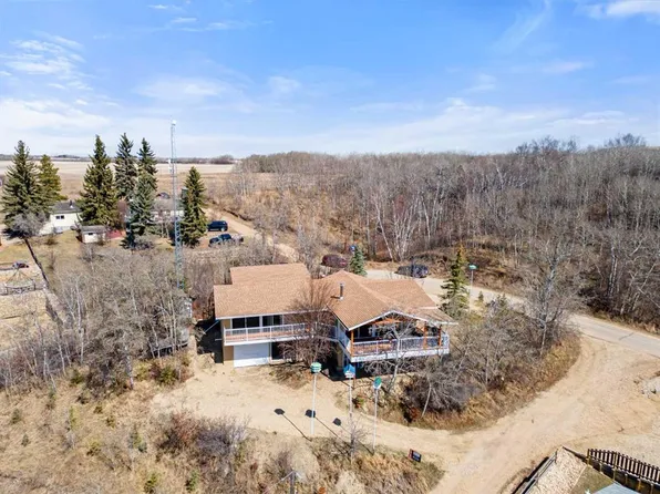 325 S Minnewaukan Rd, Tillicum Beach, AB T4V 2M9