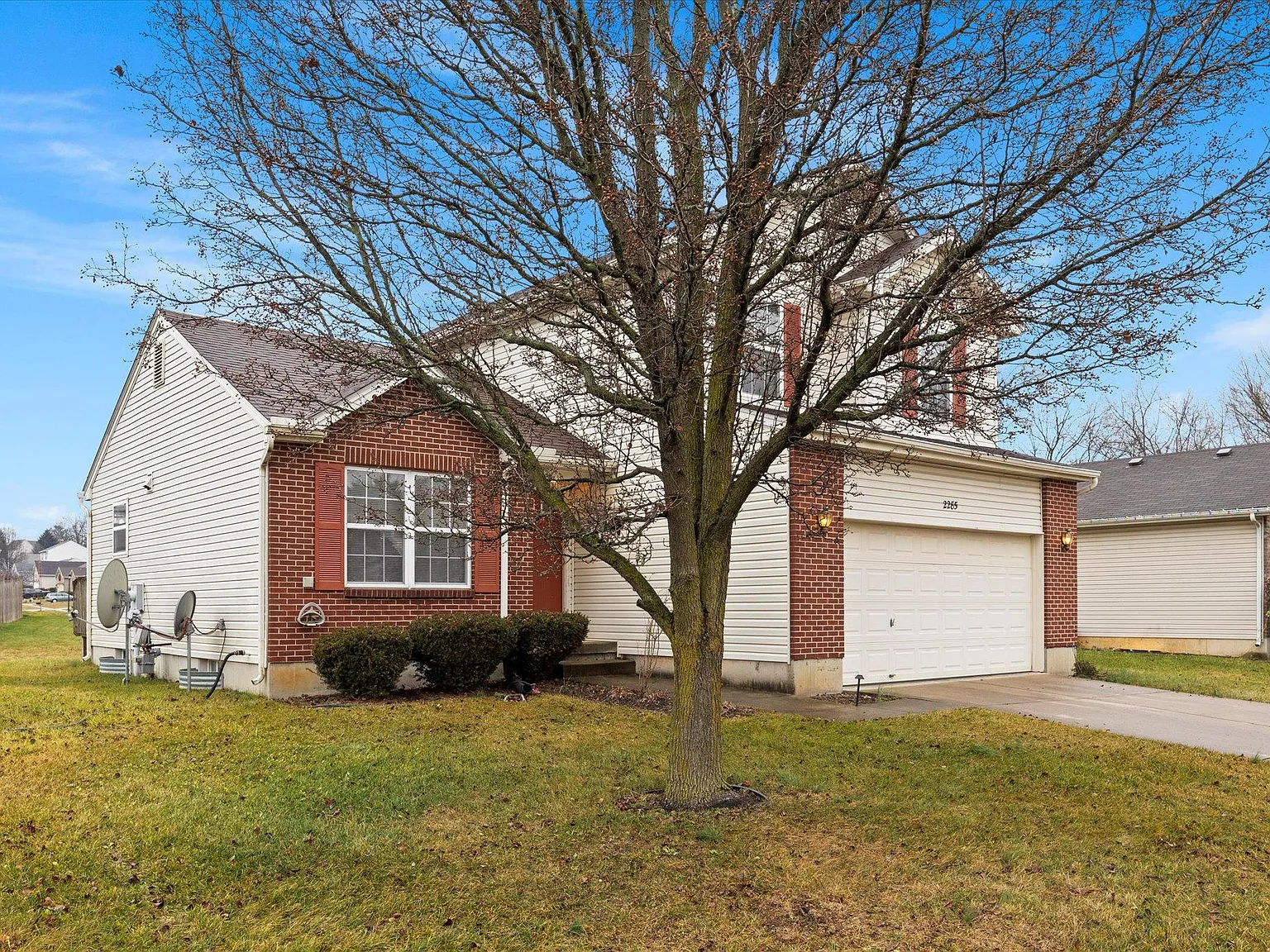 3 bed, 2273 sqft, $2,400 — Photo 3