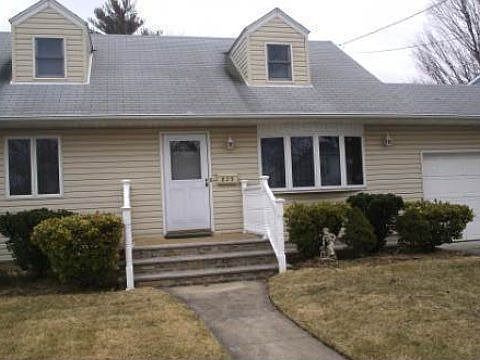 1st image of 829 Connie Ln