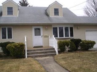 829 Connie Ln, Elmont, NY 11003