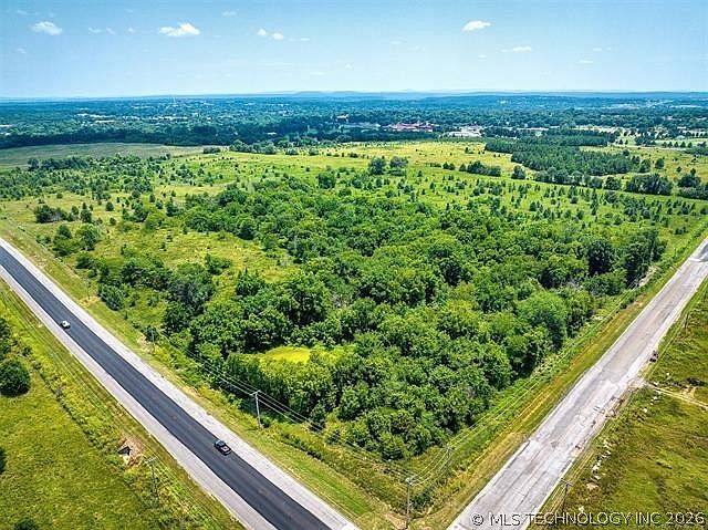 1st image of 891 W Allen Rd