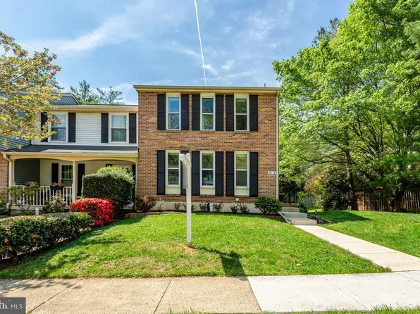 9118 Tiffany Park Ct, Springfield, VA 22152
