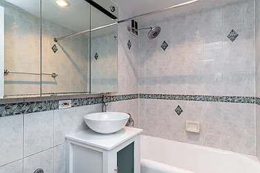 Rented by JOANNE KAO NYC