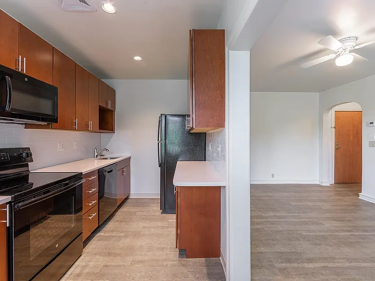 107 Bloomingdale Ave — Photo 11