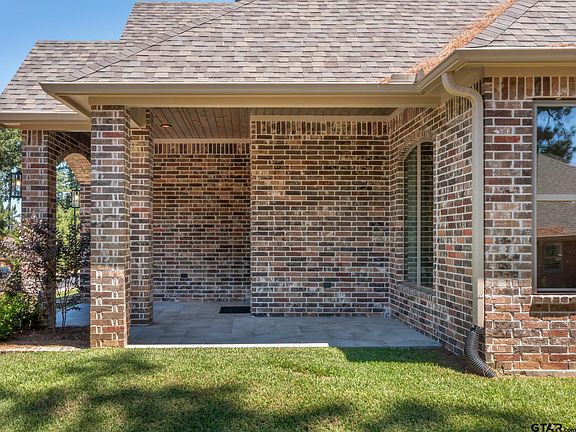 5th image of 1113 Gardenwood Dr