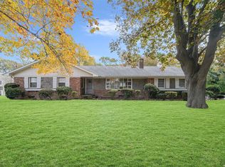15 White Pine Ln, Northport, NY 11768