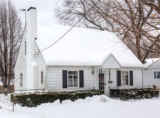 1423 64th St, Windsor Heights, IA 50324