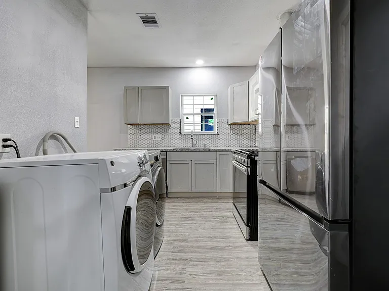 4224 Marina St — Photo 8
