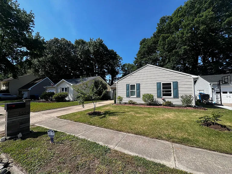 1594 Hummingbird Ln — Photo 4