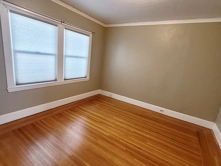 400 Maud Ave — Photo 9