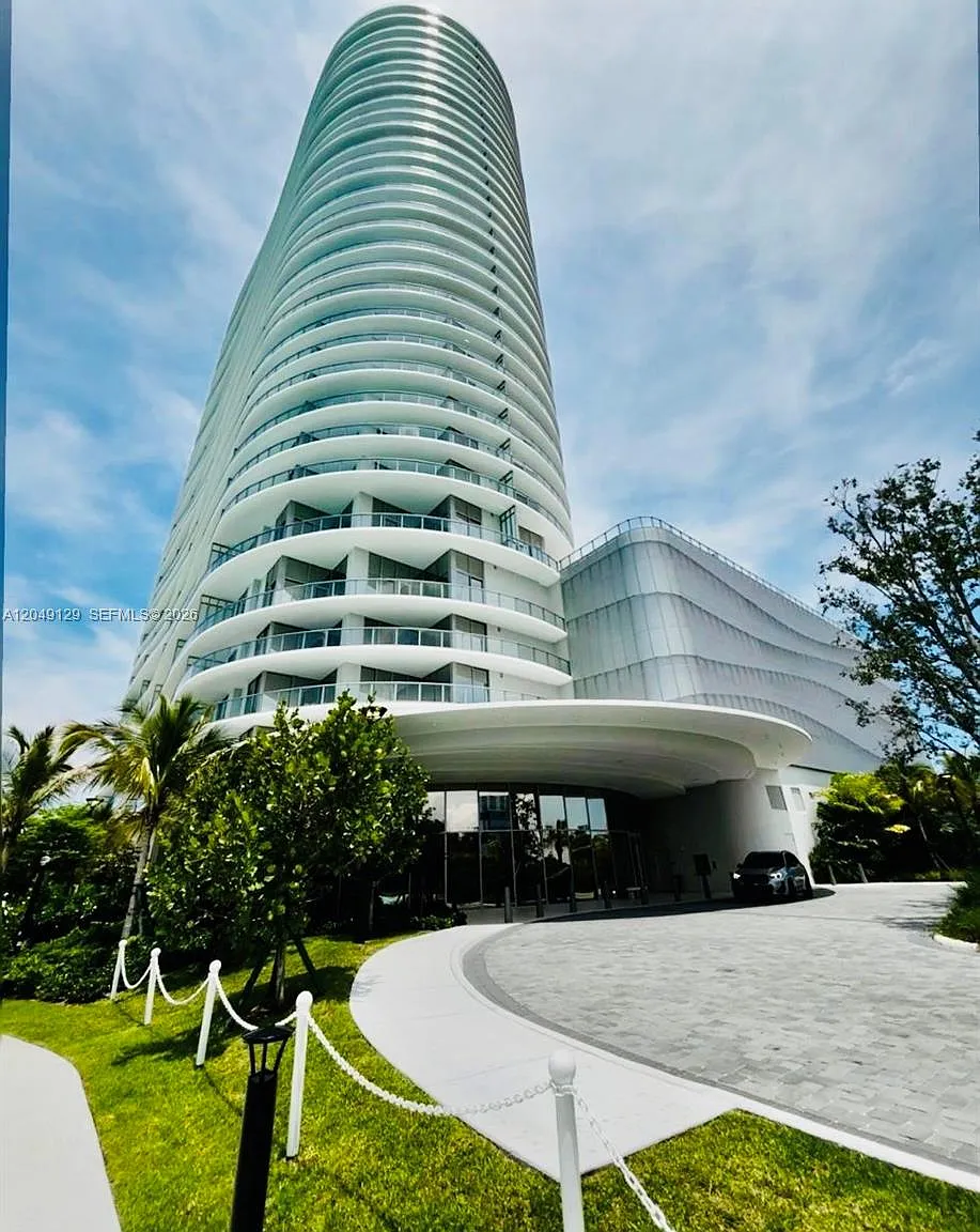 2 bed, 3.0 bath, 1571 sqft, $9,000 — Photo 4