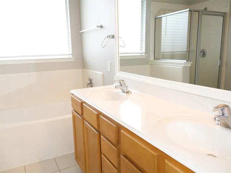 14434 Long Meadow Dr — Photo 17