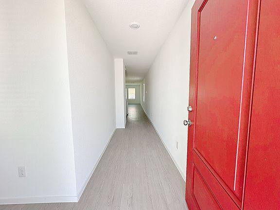 4th image of 814 Ponderosa Ln