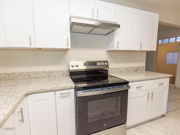 5th image of 1104 Gardner Ave