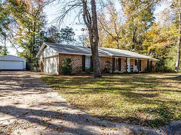 2nd image of 216 Dogwood Dr