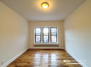 3827 N Fremont St #E3, Chicago, IL 60613