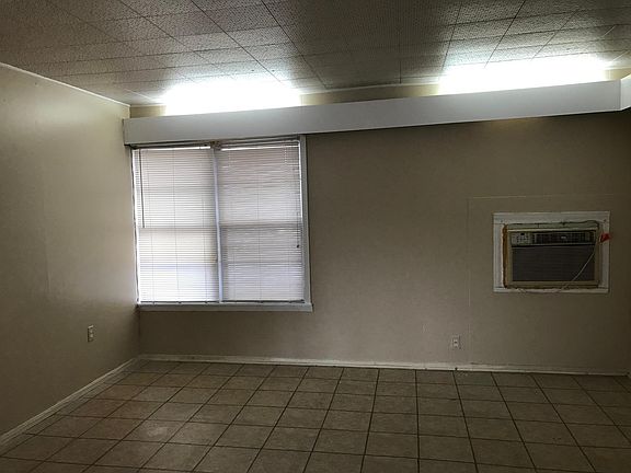 2nd image of 1021 N 17th St APT 3