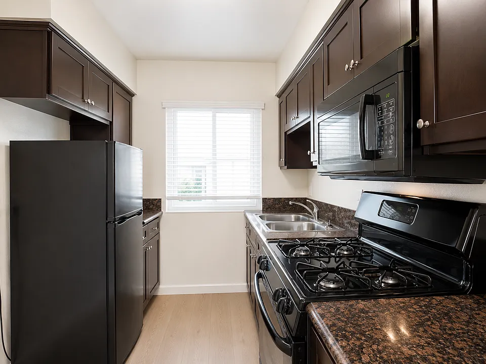 2877 A St #28