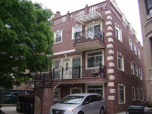 1st image of 189 Bay 23 St