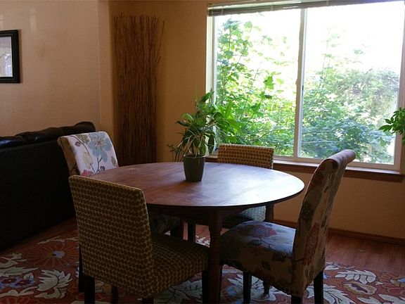 4th image of 3027 Silverleaf Ct NW