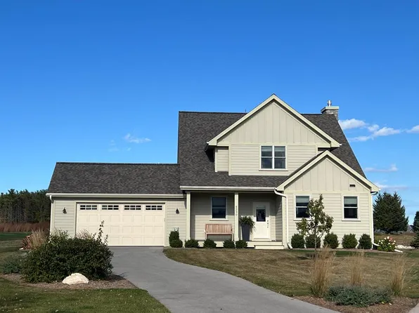 5230 Cobblestone Cir #18, Egg Harbor, WI 54209