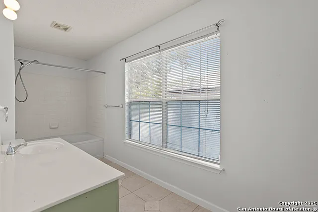 10138 Sandbrook Hl — Photo 32