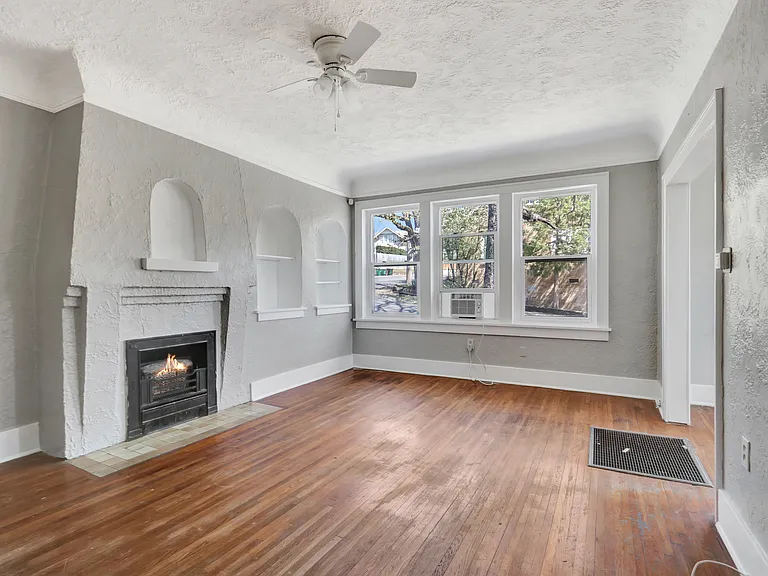 3409 W Markham St — Photo 6