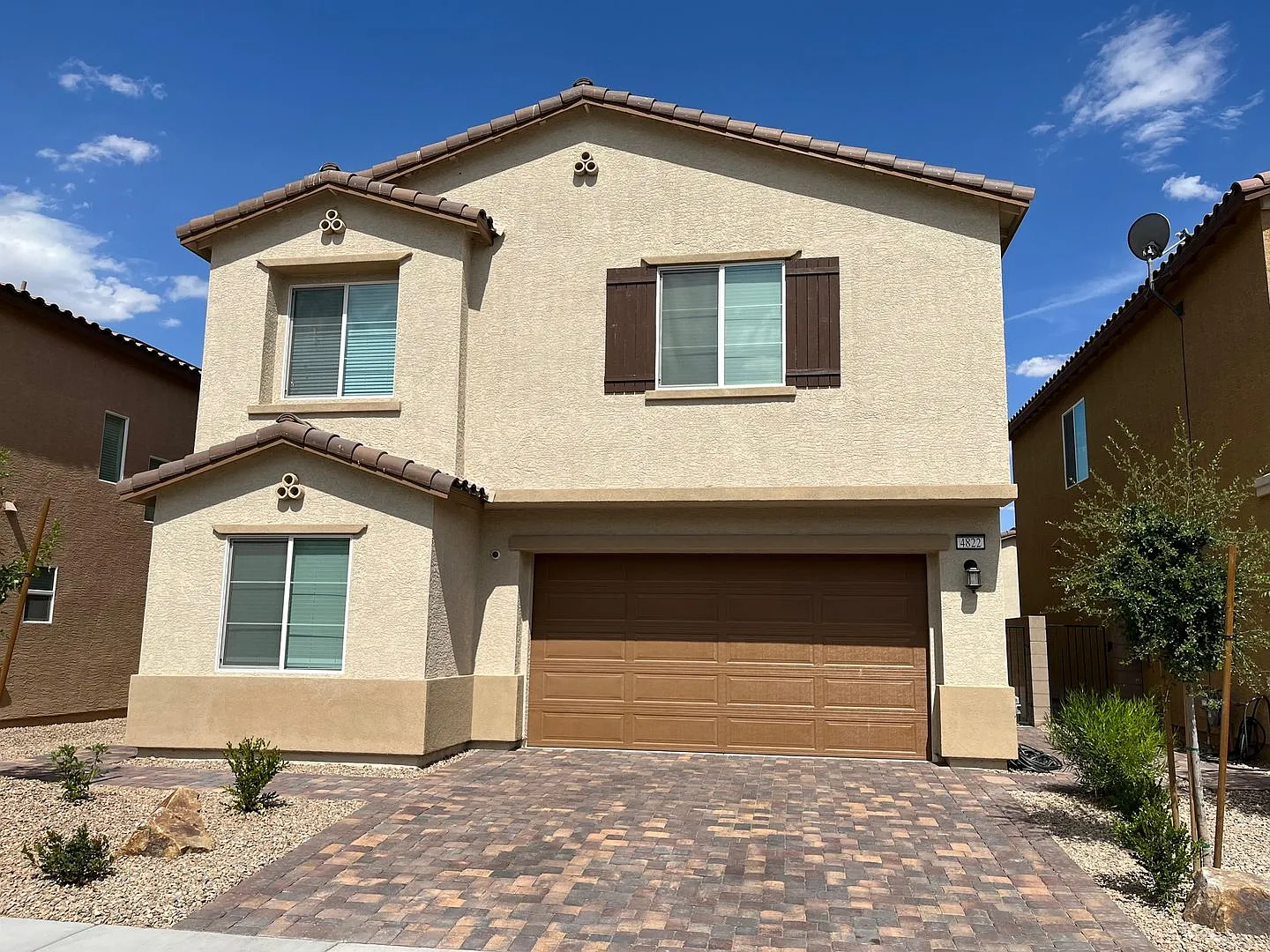 Beautiful New 2 Story home in Gated Aden Square Community — Photo 1