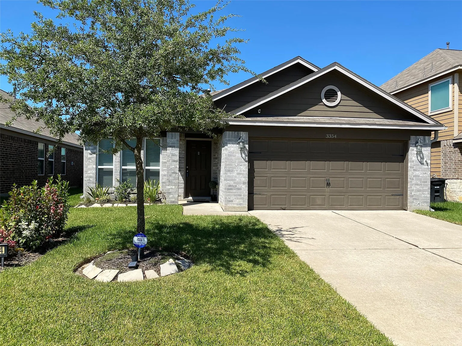 3 bed, 2.0 bath, 1563 sqft, $1,800 — Photo 1
